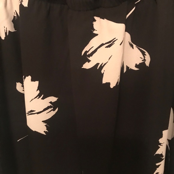 Off the shoulder floral print dress - Picture 2 of 3